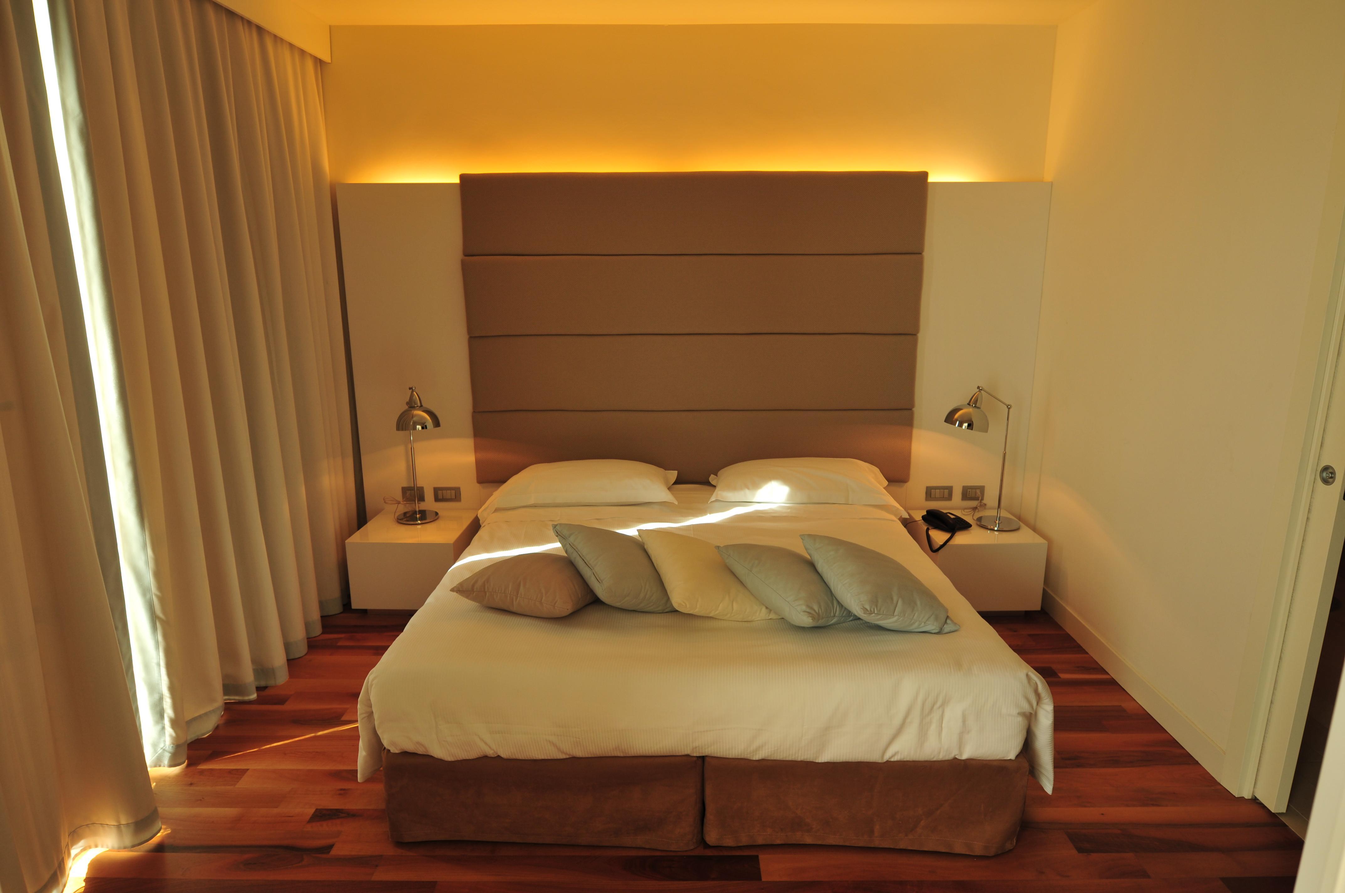Pisa Tower Plaza Otel Dış mekan fotoğraf A bedroom