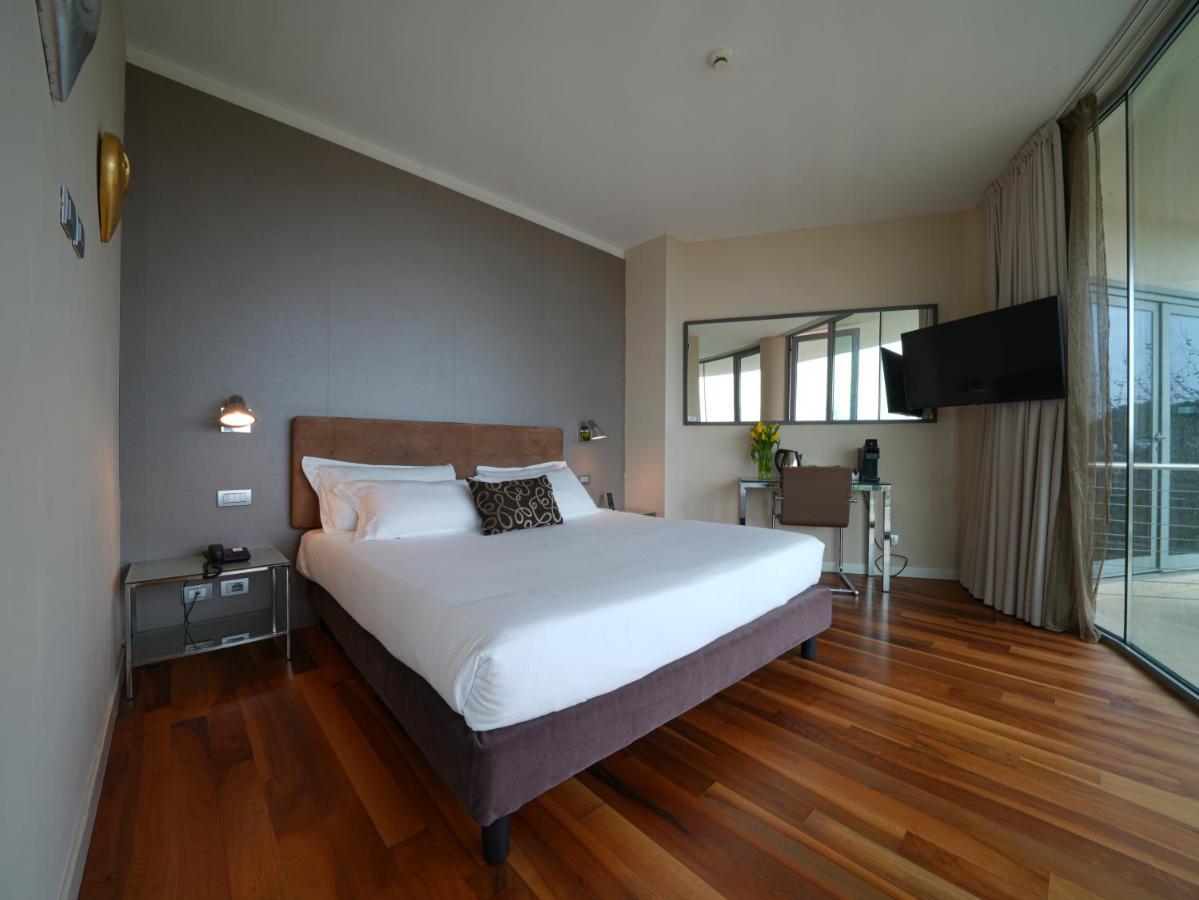 Pisa Tower Plaza Otel Dış mekan fotoğraf