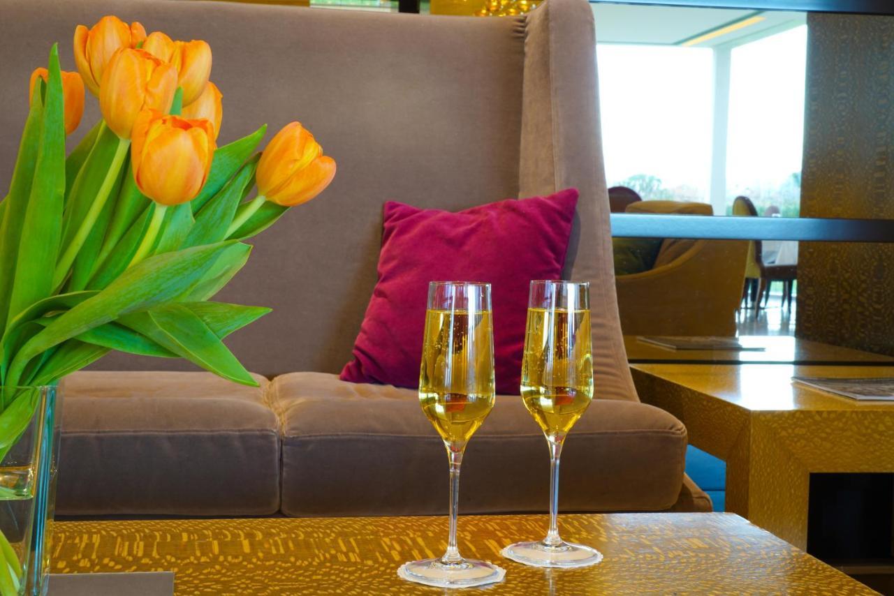 Pisa Tower Plaza Otel Dış mekan fotoğraf The lounge at the airport