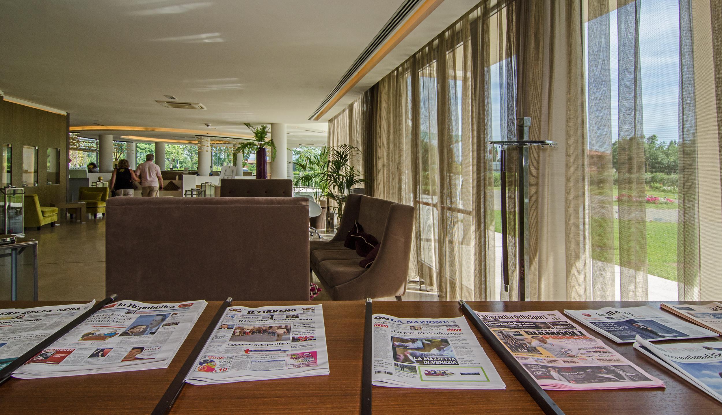 Pisa Tower Plaza Otel Dış mekan fotoğraf The lobby of the hotel