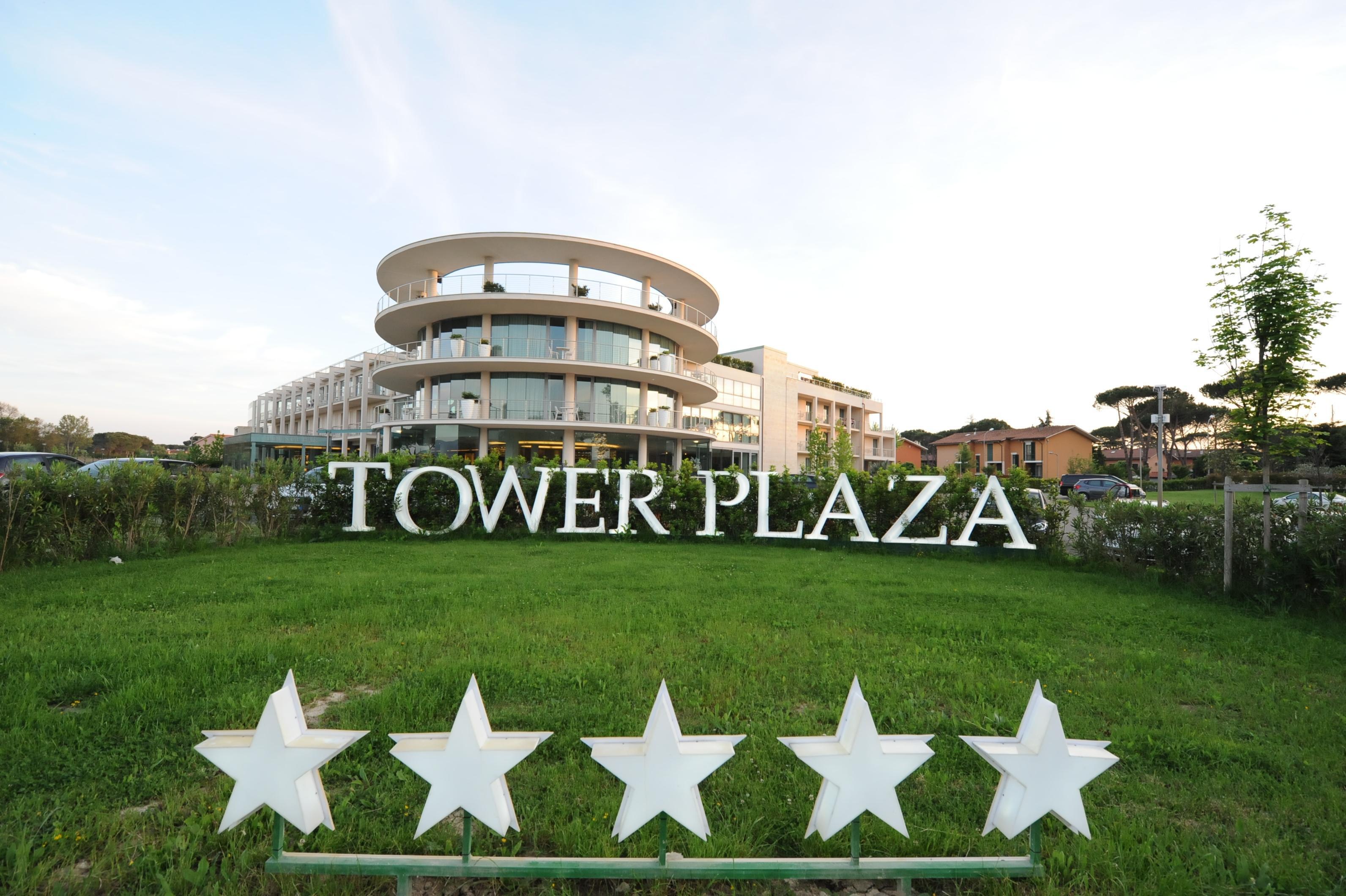 Pisa Tower Plaza Otel Dış mekan fotoğraf Tower Plaza