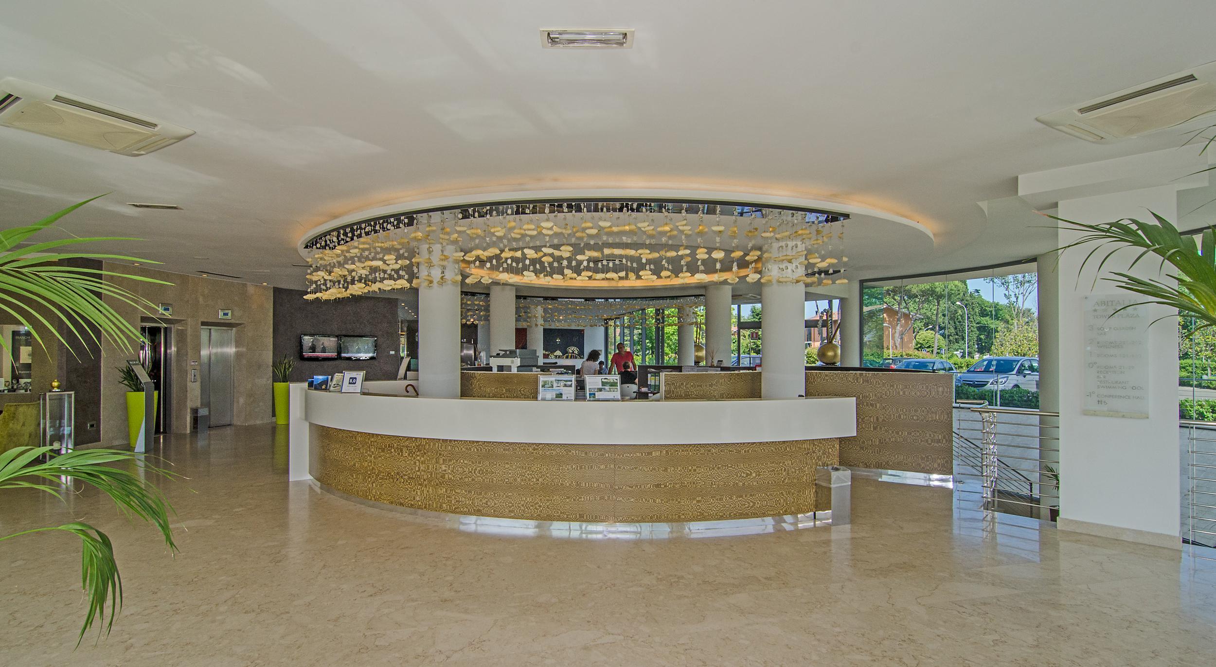 Pisa Tower Plaza Otel Dış mekan fotoğraf Reception