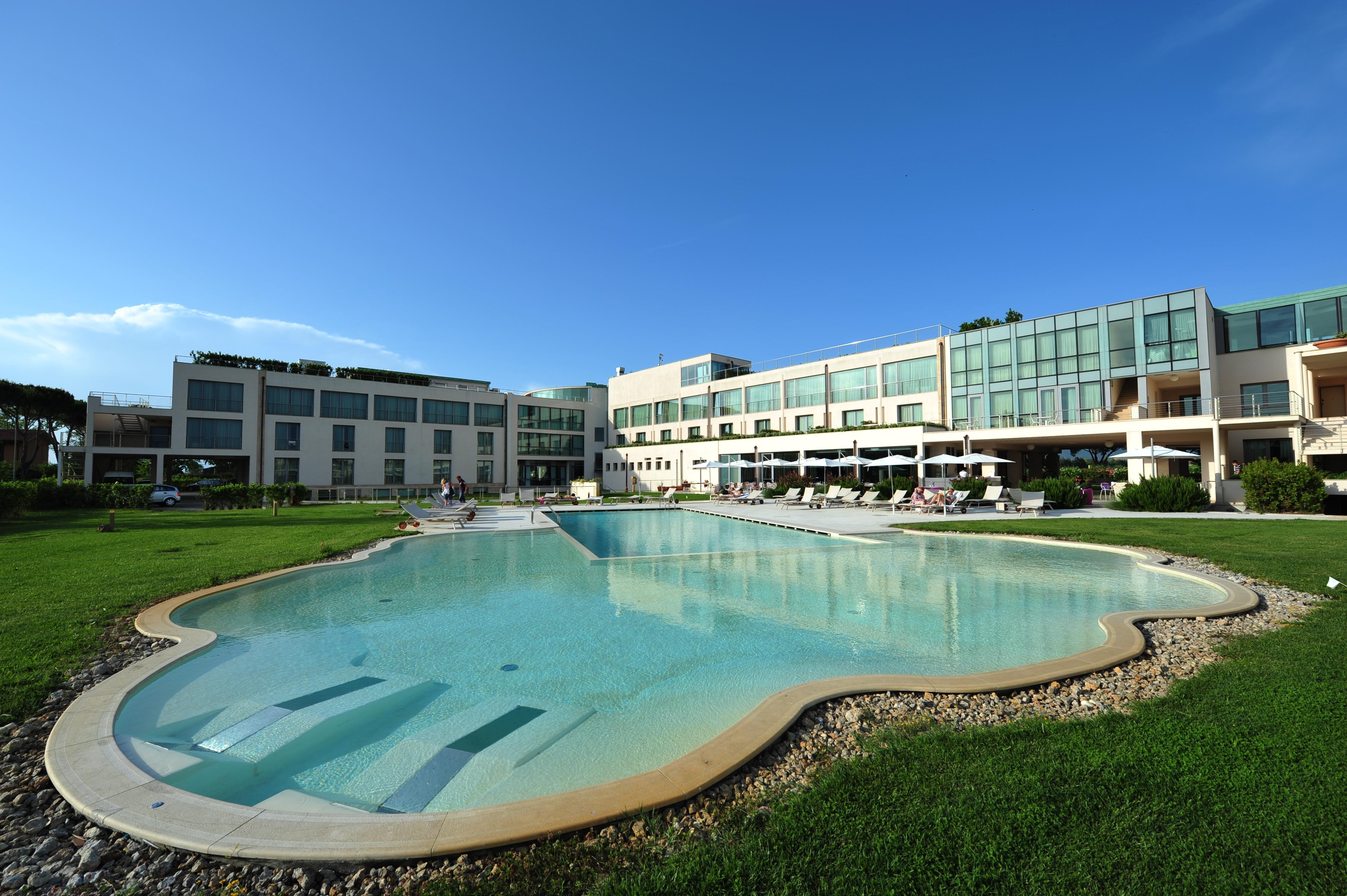 Pisa Tower Plaza Otel Dış mekan fotoğraf The hotel