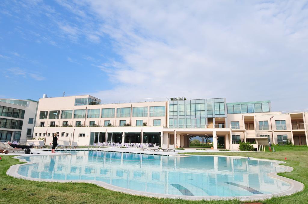 Pisa Tower Plaza Otel Dış mekan fotoğraf The pool at the hotel